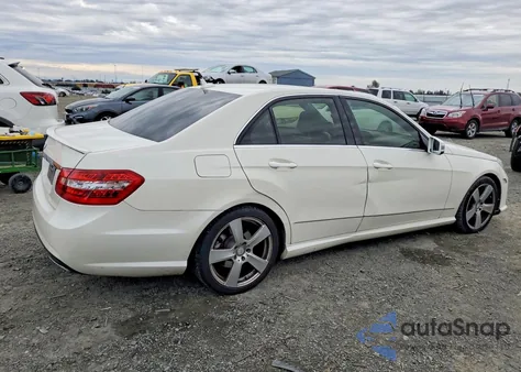 2013 Mercedes-Benz E 350 z USA, uszkodzony, nr VIN WDDHF5KB3DA717608